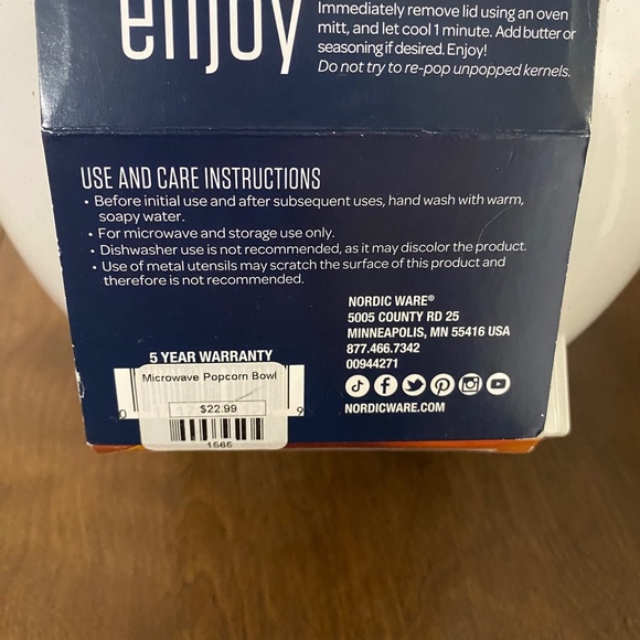 Nordic Ware Microwave Popcorn Popper 12 Cup White Brand New - Picture 4 of 5